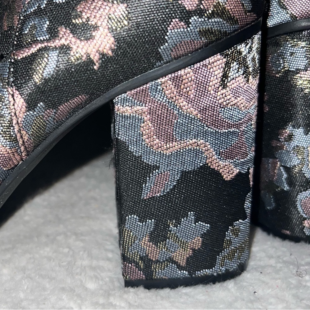 Kenneth Cole Reaction Women’s Floral Print Heeled Booties | Black | - Picture 7 of 10